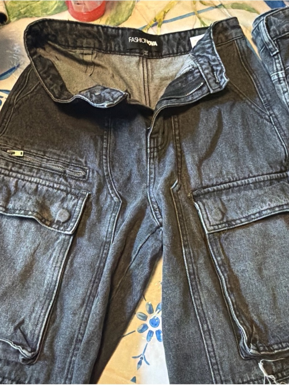 black cargo jorts